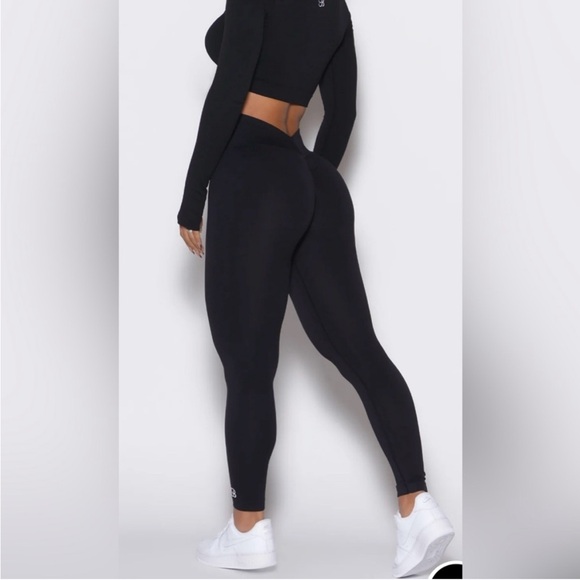 EUC Black Bombshell Figure Scrunch Leggings Size XS Made in USA - Picture 2 of 11